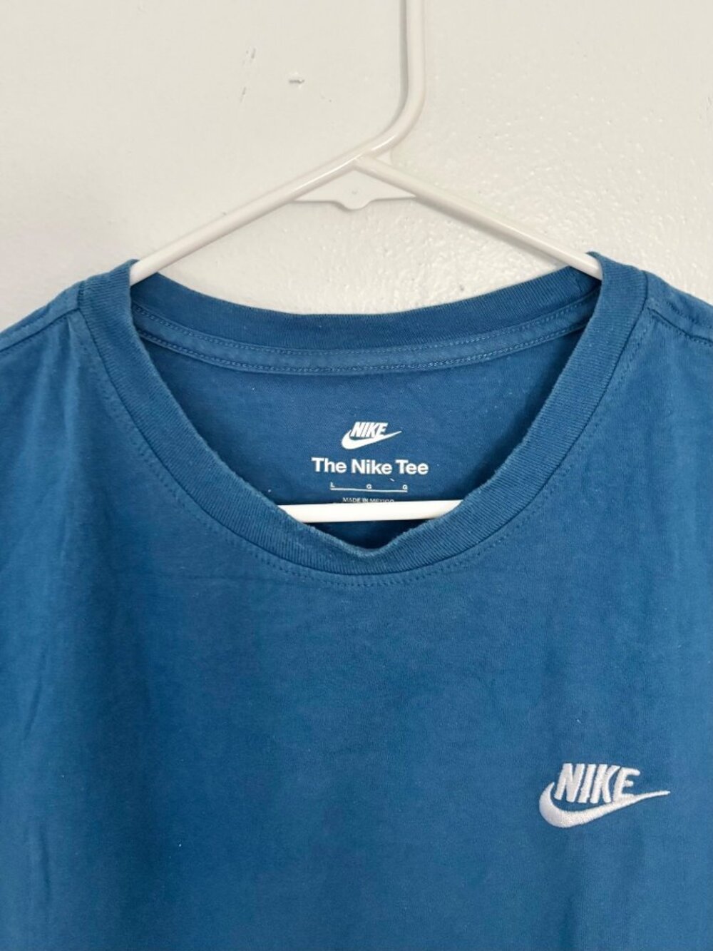 Nike Mens Blue Tee Shirt Large Embroidered Logo Cotton Casual Crewneck - Picture 2 of 5